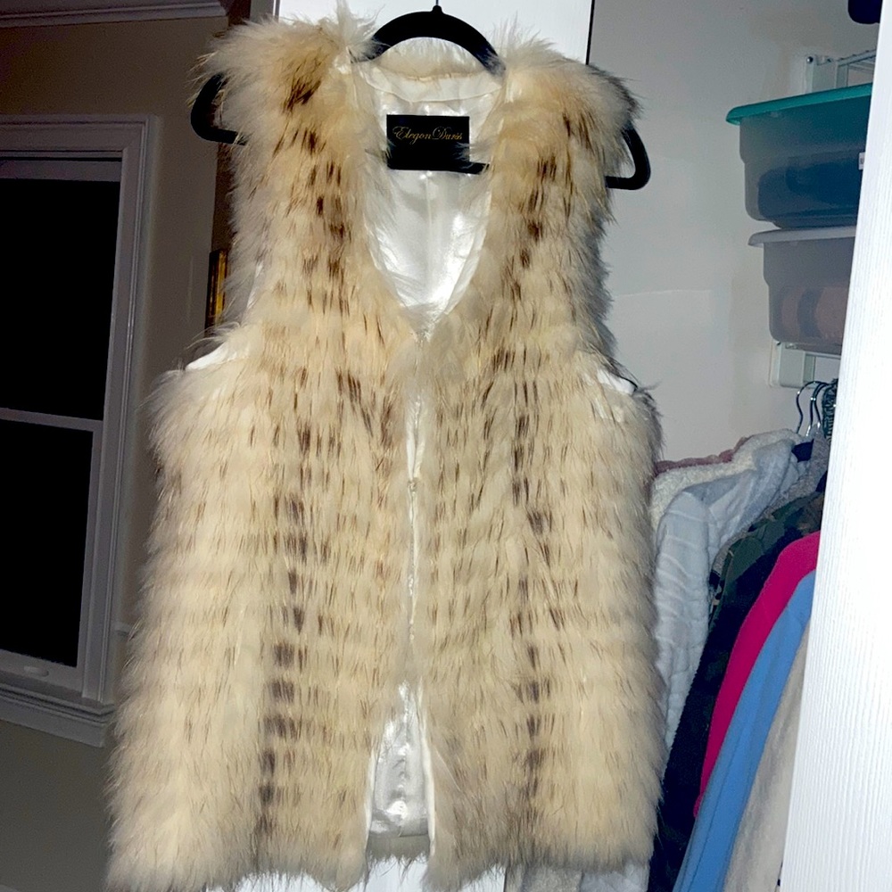 Fox fur vest size large gorgeous!